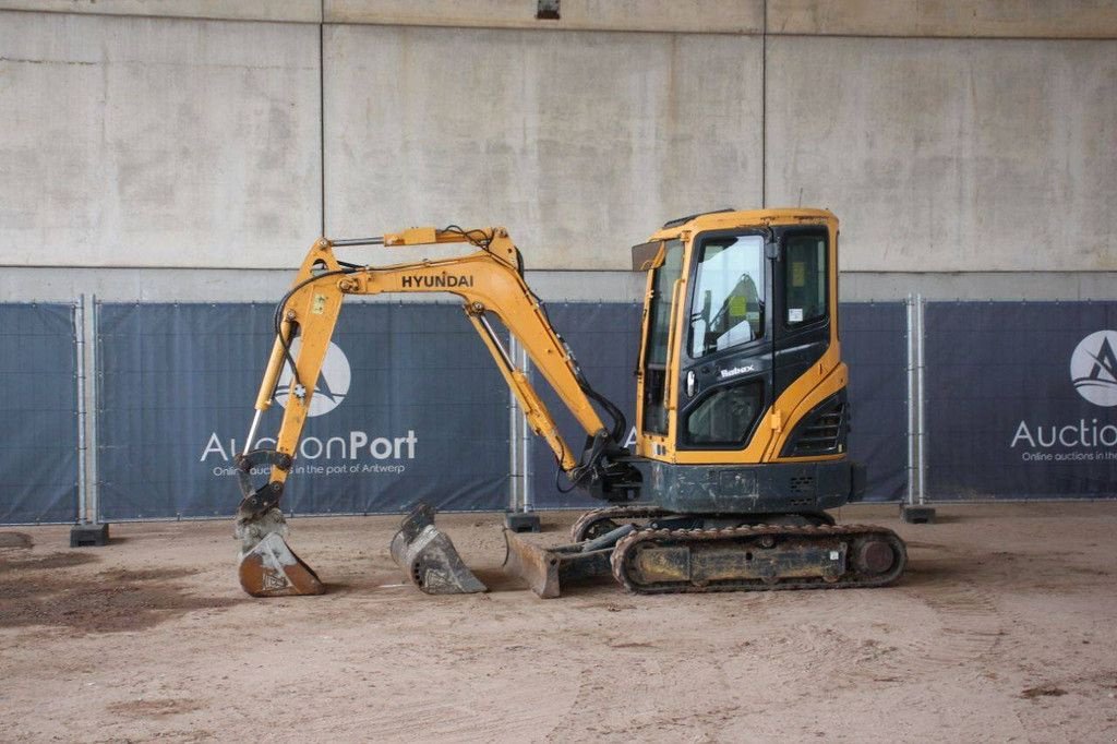 Kettenbagger Türe ait Hyundai Robex25Z-9AK, Gebrauchtmaschine içinde Antwerpen (resim 1)