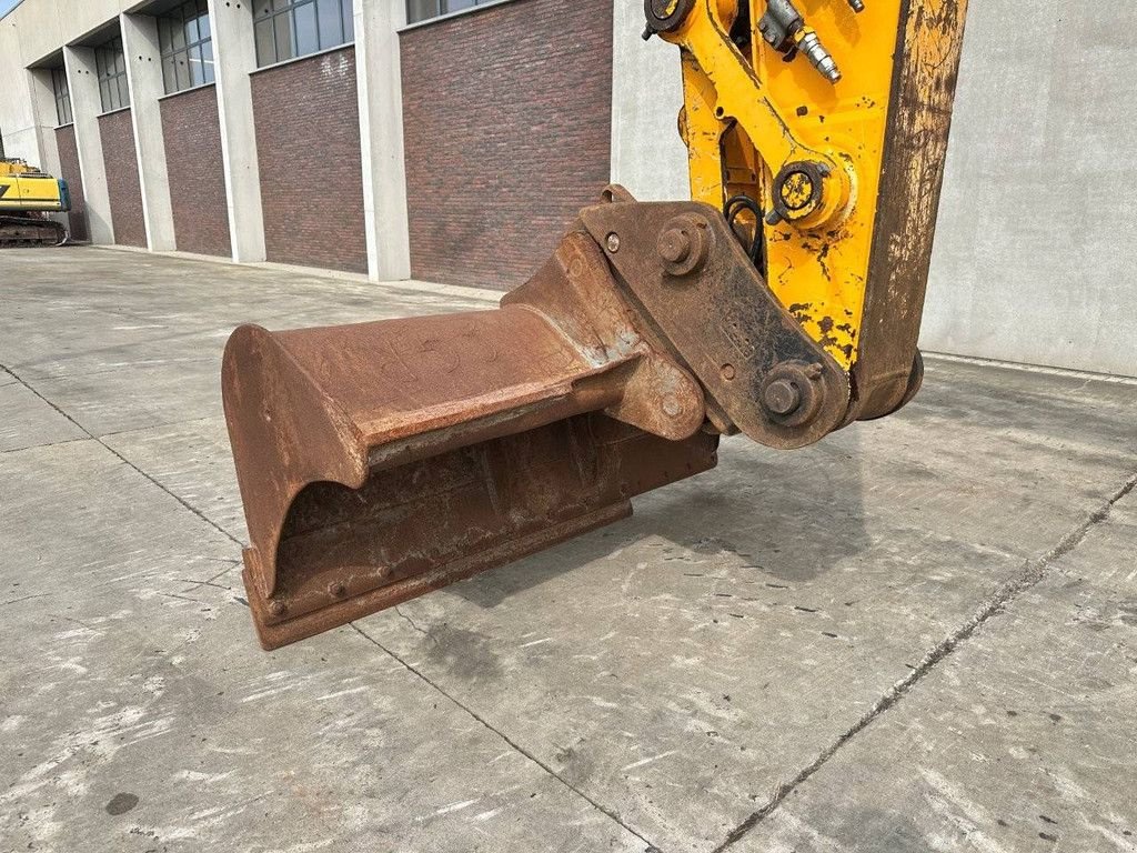Kettenbagger vrste JCB JS 220 LC, Gebrauchtmaschine v Antwerpen (Slika 9)