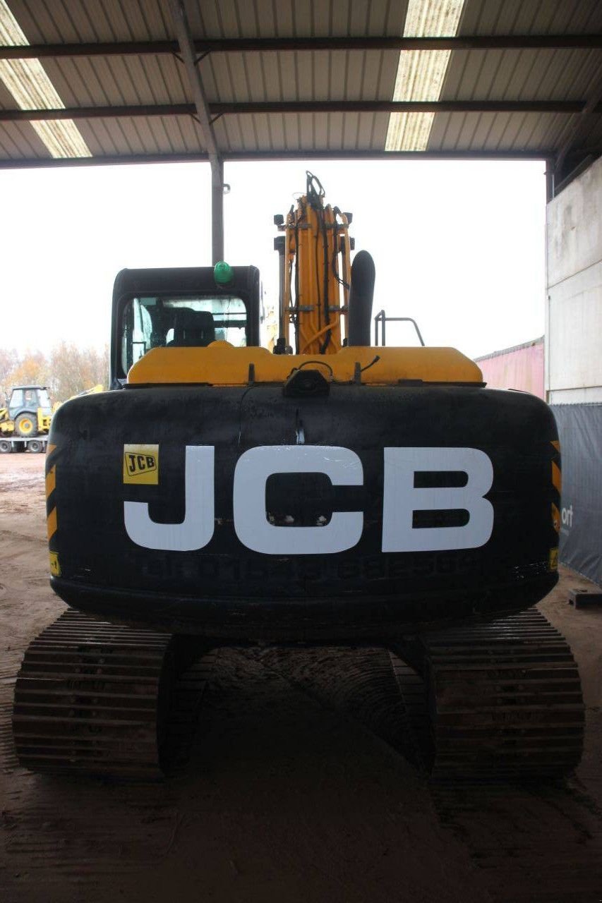 Kettenbagger van het type JCB JS130LC 4F, Gebrauchtmaschine in Antwerpen (Foto 4)