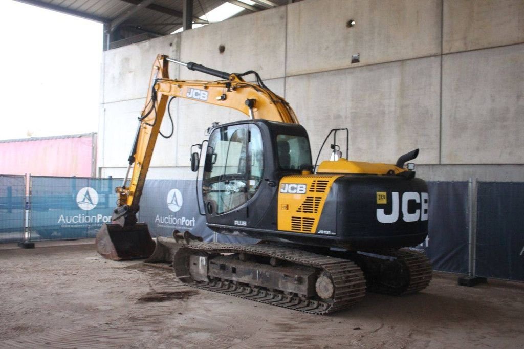 Kettenbagger a típus JCB JS131LC, Gebrauchtmaschine ekkor: Antwerpen (Kép 3)