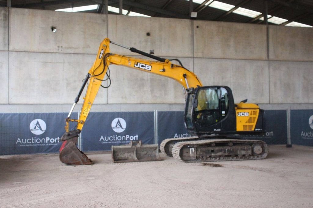 Kettenbagger a típus JCB JS131LC, Gebrauchtmaschine ekkor: Antwerpen (Kép 1)