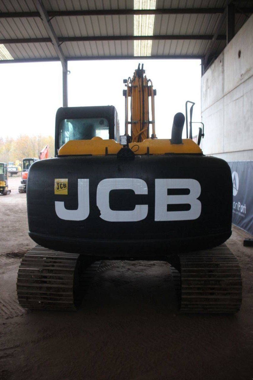 Kettenbagger a típus JCB JS131LC, Gebrauchtmaschine ekkor: Antwerpen (Kép 4)
