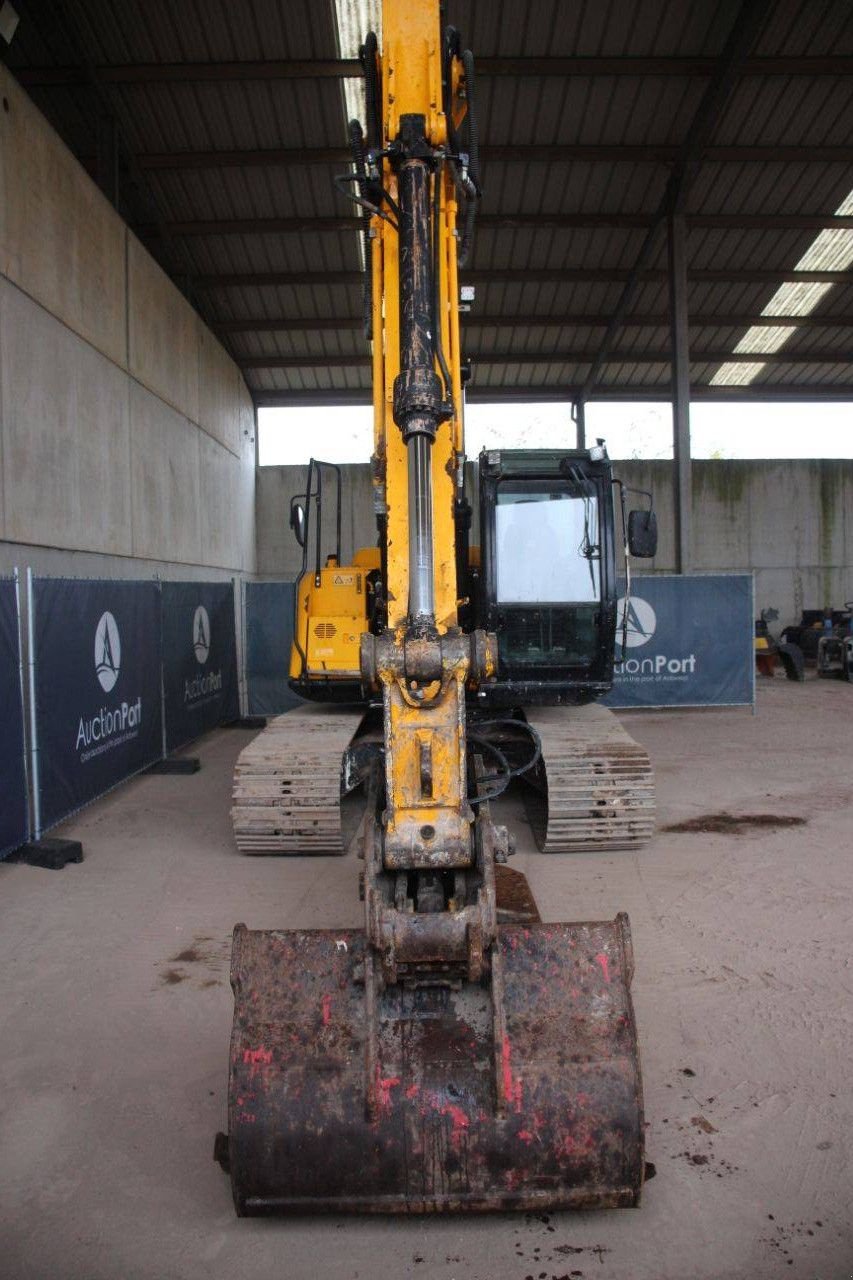 Kettenbagger tip JCB JS131LC, Gebrauchtmaschine in Antwerpen (Poză 8)