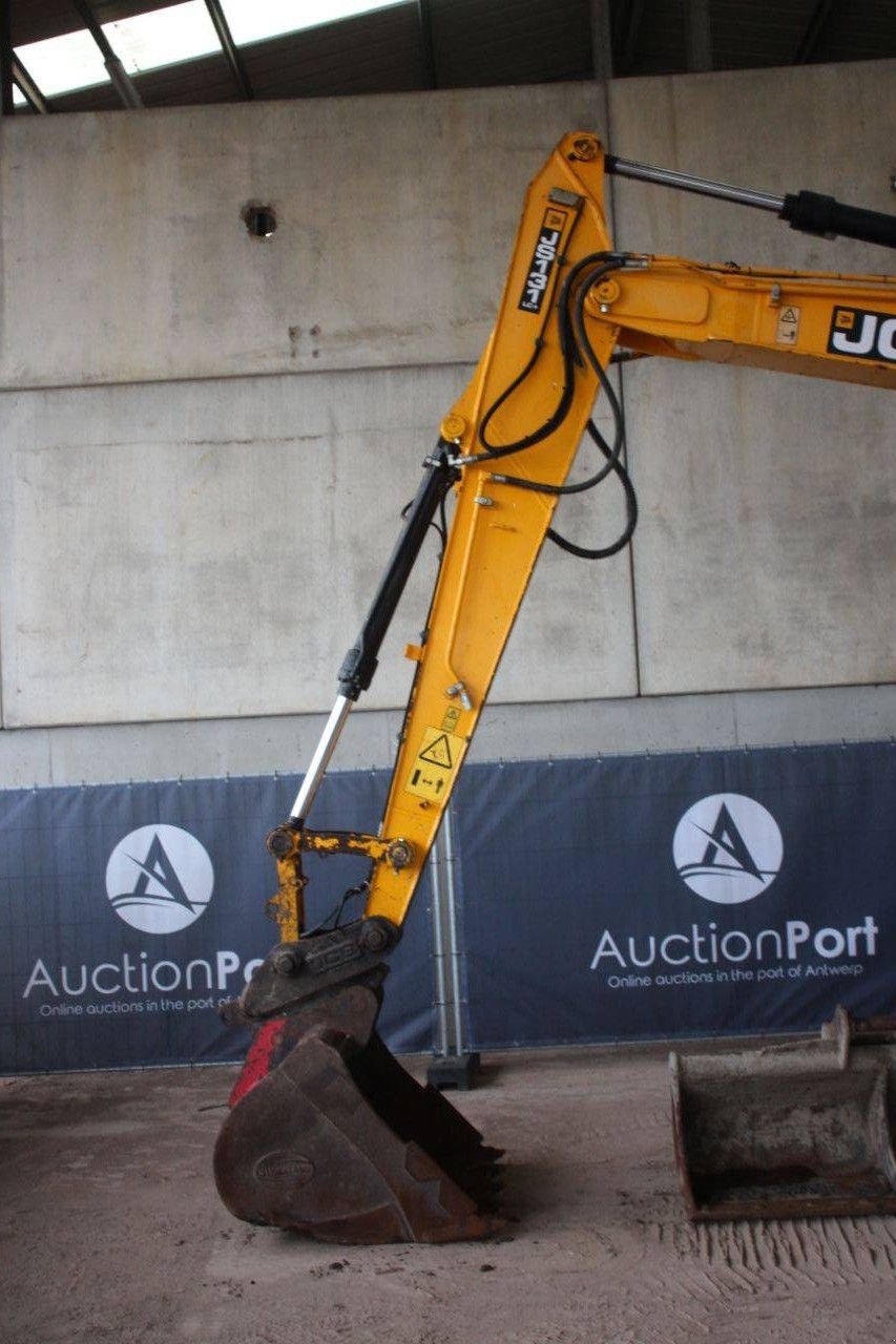 Kettenbagger tip JCB JS131LC, Gebrauchtmaschine in Antwerpen (Poză 11)