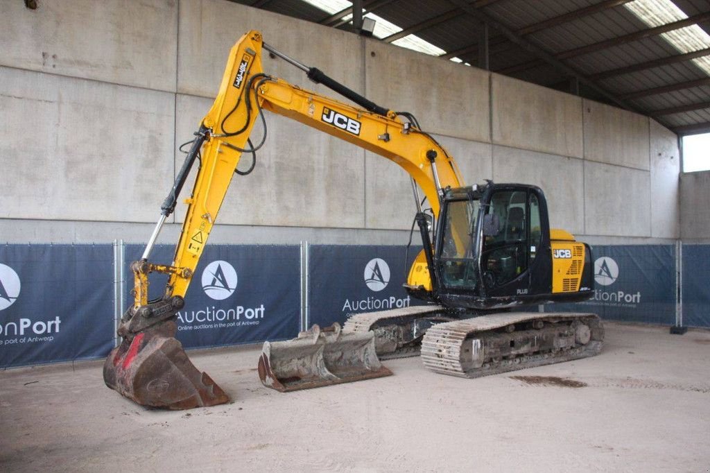 Kettenbagger tip JCB JS131LC, Gebrauchtmaschine in Antwerpen (Poză 9)