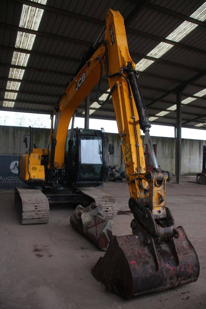 Kettenbagger tip JCB JS131LC, Gebrauchtmaschine in Antwerpen (Poză 7)