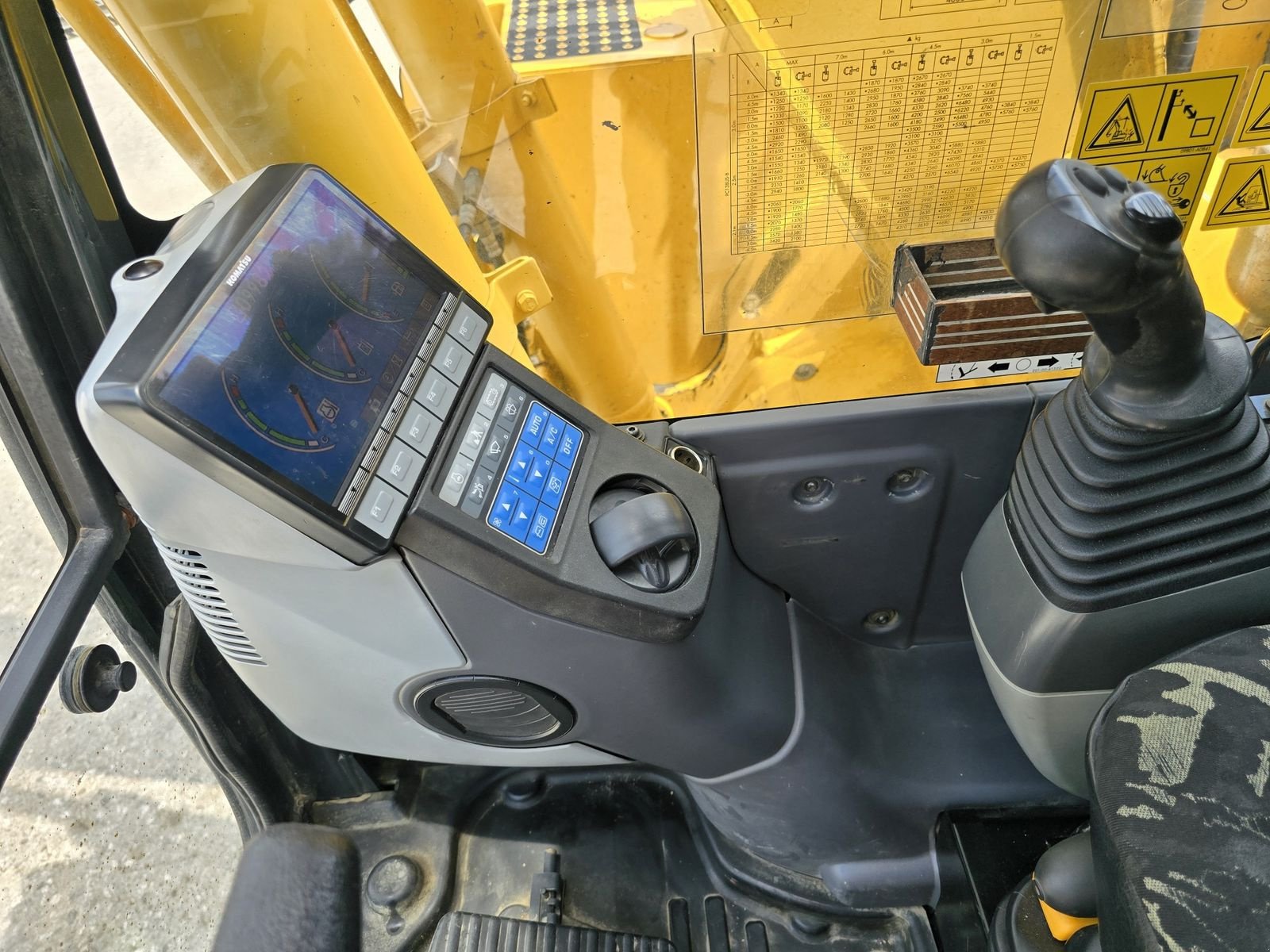 Kettenbagger des Typs Komatsu PC138US-8, Gebrauchtmaschine in Gabersdorf (Bild 18)