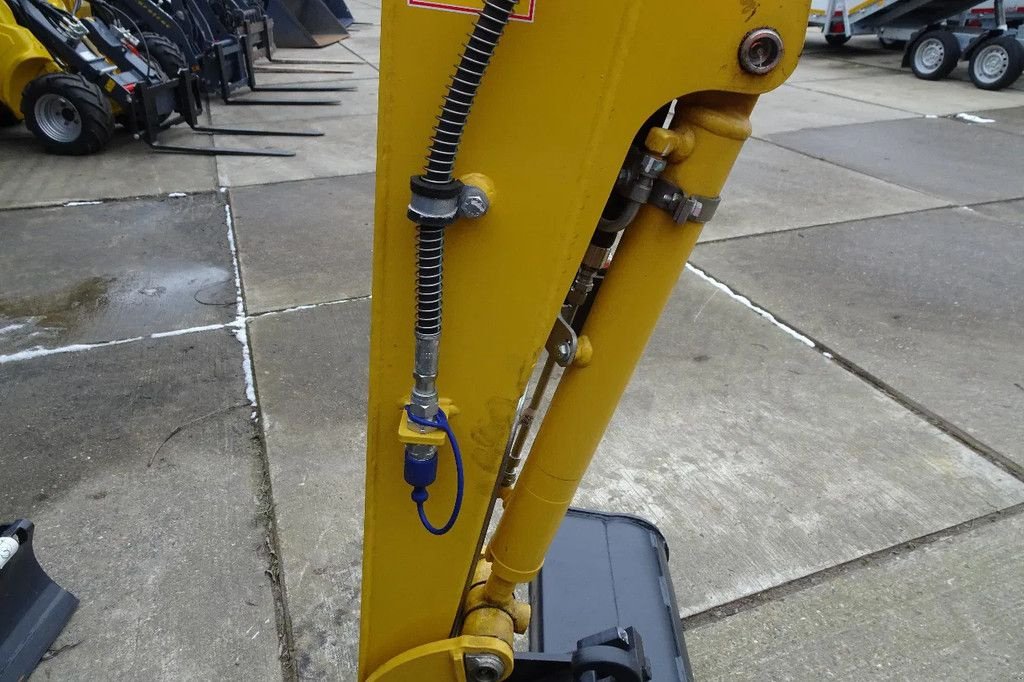 Kettenbagger des Typs Komatsu PC16R HS, Neumaschine in Losdorp (Bild 10)