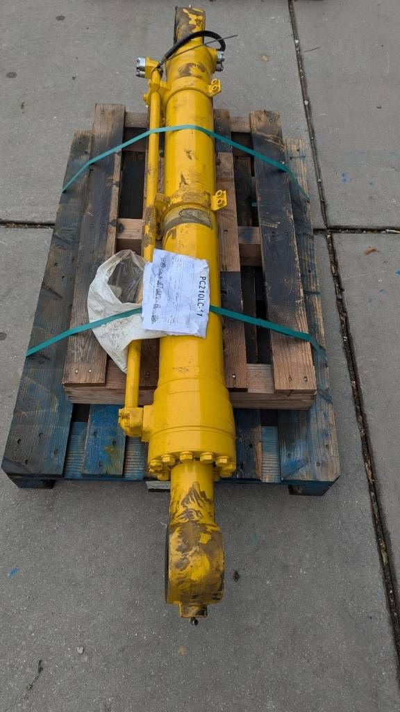 Kettenbagger des Typs Komatsu PC210LC-10 / -11 - BUCKET CYLINDER - 707-E1-01300, Neumaschine in Overijse (Bild 1)