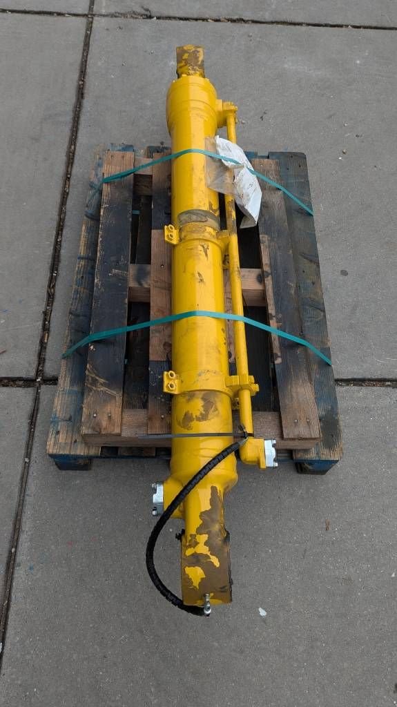 Kettenbagger des Typs Komatsu PC210LC-10 / -11 - BUCKET CYLINDER - 707-E1-01300, Neumaschine in Overijse (Bild 3)