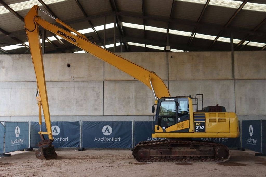Kettenbagger typu Komatsu PC210LC-10, Gebrauchtmaschine v Antwerpen (Obrázok 2)