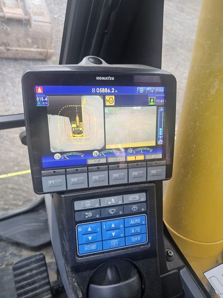 Kettenbagger van het type Komatsu PC240NLC-1EO, Gebrauchtmaschine in Gabersdorf (Foto 3)