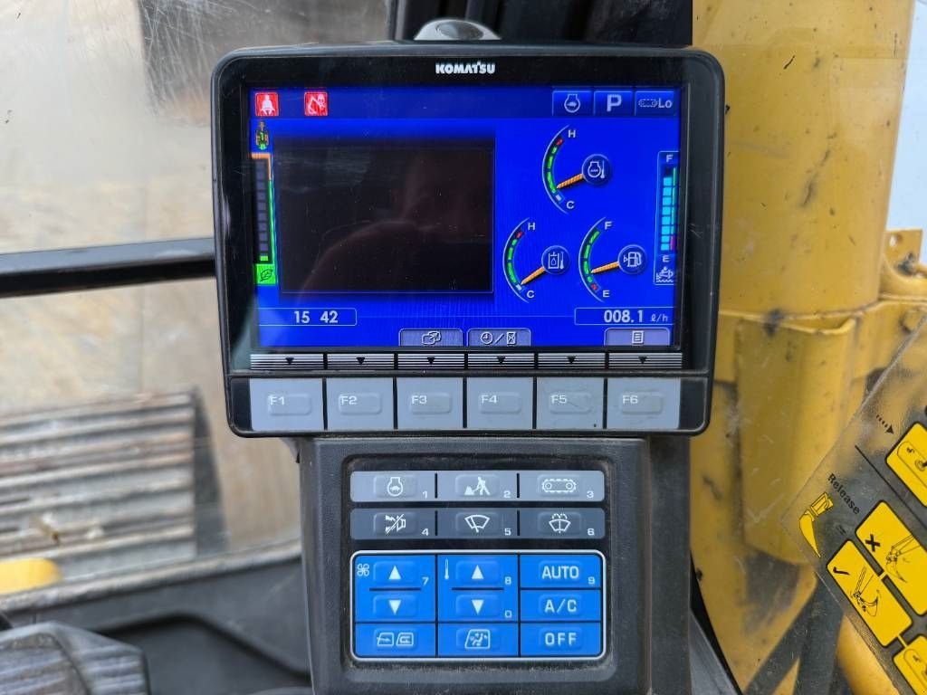 Kettenbagger typu Komatsu PC360LC-11 - Quick Coupler / Rear + Side Camera, Gebrauchtmaschine v Veldhoven (Obrázek 11)