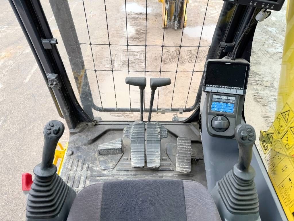 Kettenbagger des Typs Komatsu PC490LC-10 UHD - 29m Demolition / Oilquick, Gebrauchtmaschine in Veldhoven (Bild 8)