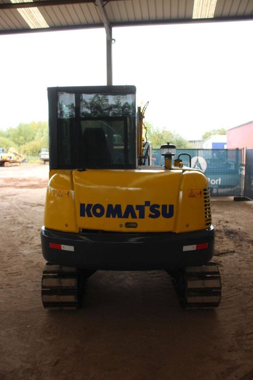 Kettenbagger des Typs Komatsu PC56-7, Gebrauchtmaschine in Antwerpen (Bild 4)