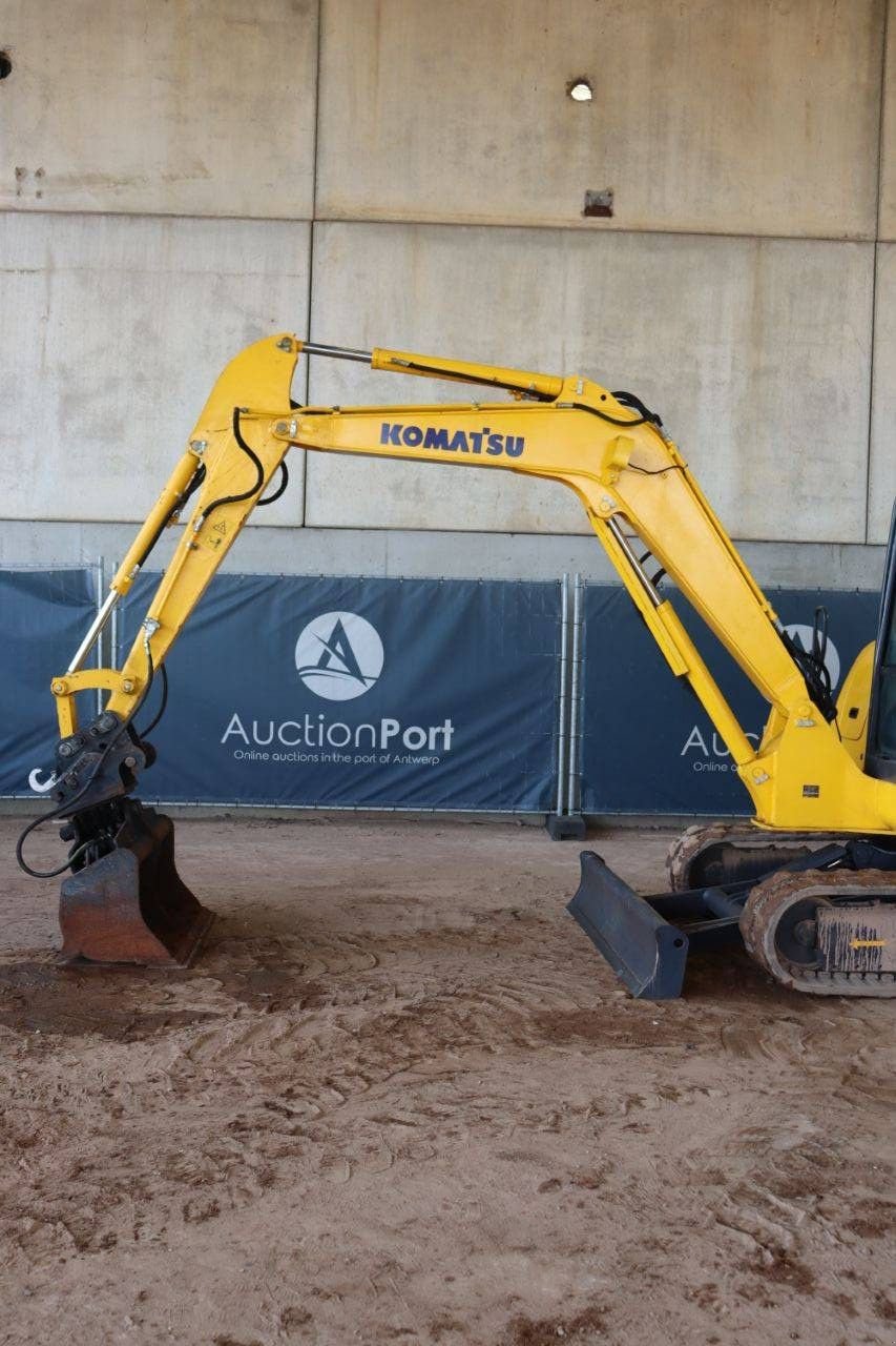 Kettenbagger du type Komatsu PC56-7, Gebrauchtmaschine en Antwerpen (Photo 11)