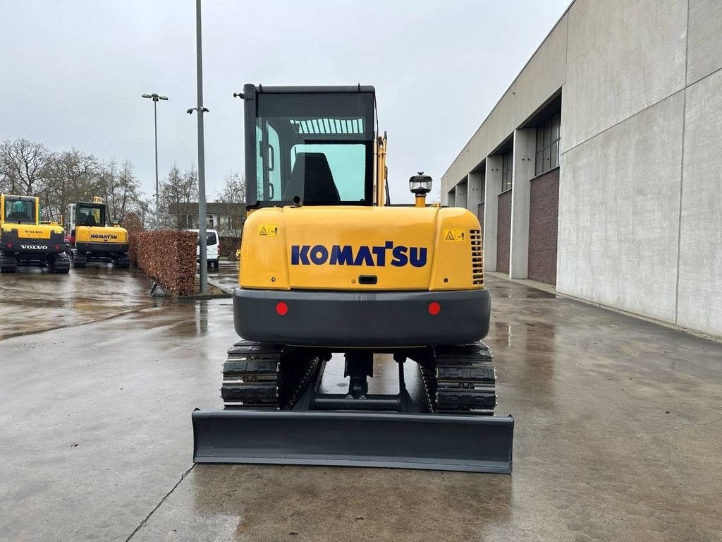 Kettenbagger typu Komatsu PC56-7, Gebrauchtmaschine w Antwerpen (Zdjęcie 5)