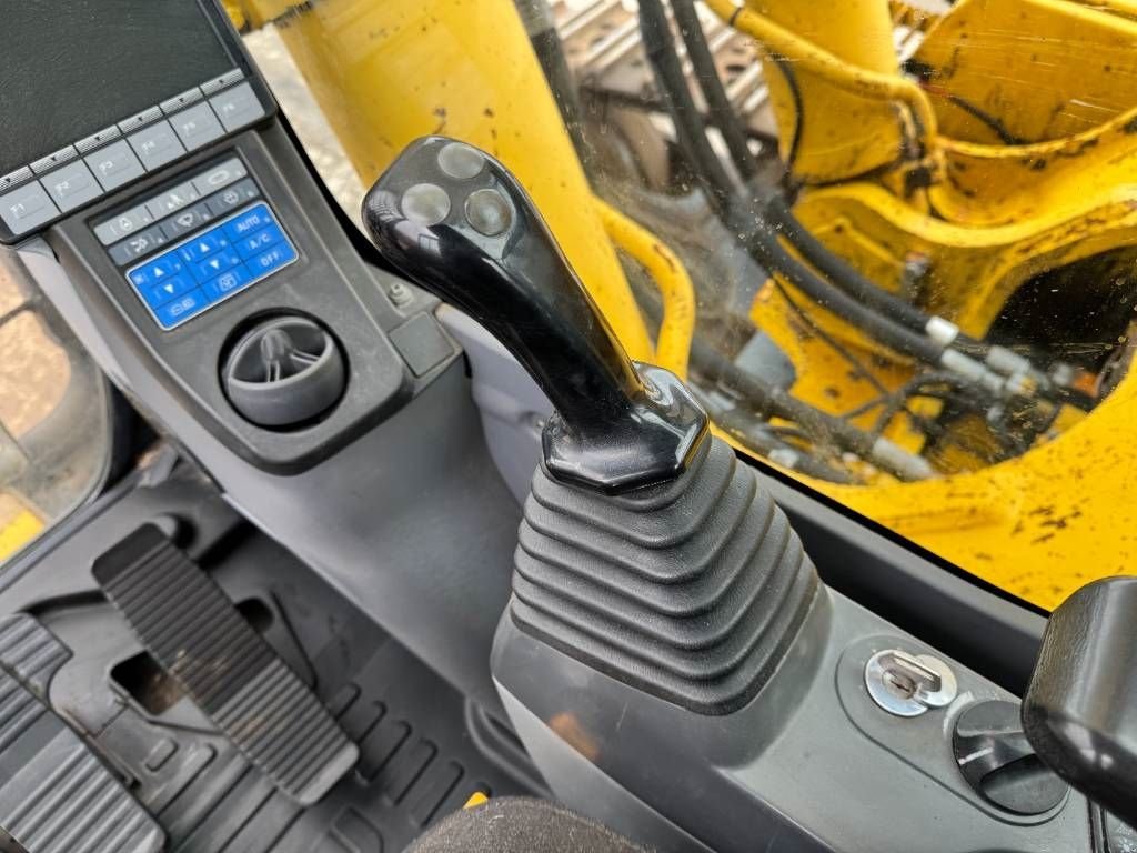 Kettenbagger des Typs Komatsu PC700LC-8EO - Adjustable UC / Hydraulic Stairs, Gebrauchtmaschine in Veldhoven (Bild 11)