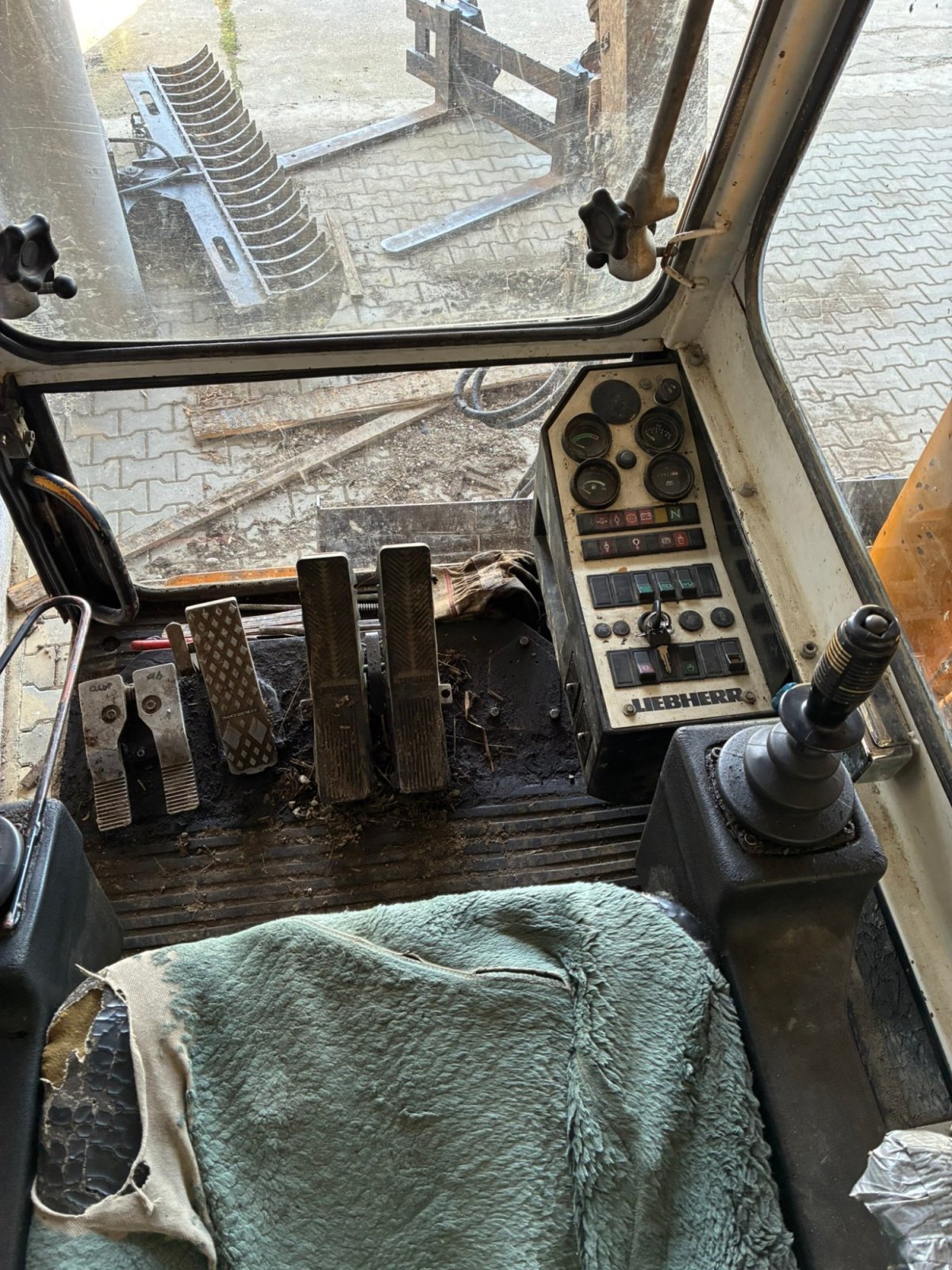 Kettenbagger vrste Liebherr R 900, Gebrauchtmaschine v Maisach (Slika 2)