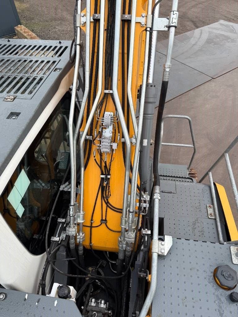 Kettenbagger des Typs Liebherr R922 LC, Gebrauchtmaschine in Wommels (Bild 11)