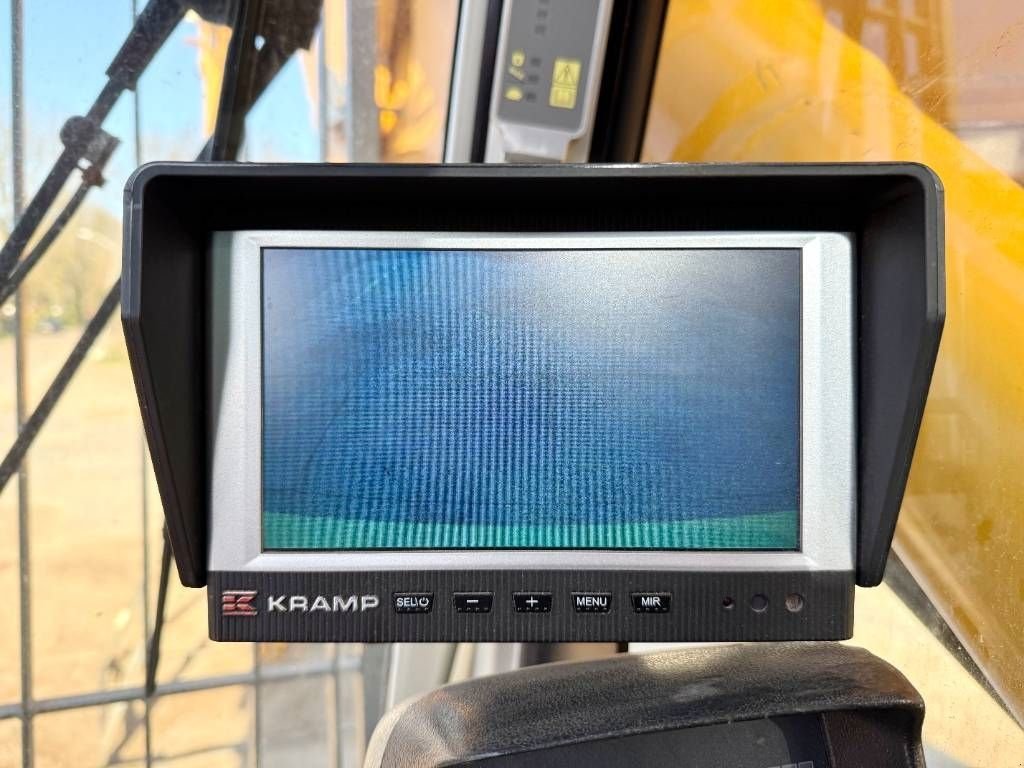 Kettenbagger of the type Liebherr R944C UHD - 23 m Demolition / Hydr UC / OilQuick, Gebrauchtmaschine in Veldhoven (Picture 9)