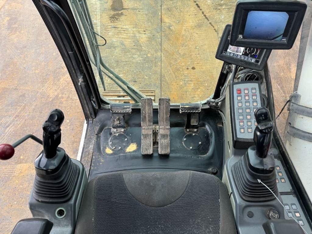 Kettenbagger des Typs Liebherr R946LC - Hammer Lines / Quick Coupler, Gebrauchtmaschine in Veldhoven (Bild 10)