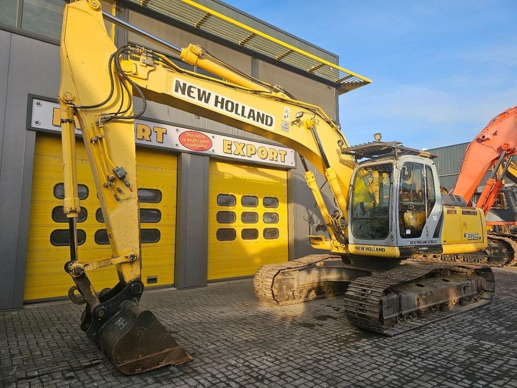 Kettenbagger del tipo New Holland E215B, Gebrauchtmaschine en Krabbendijke (Imagen 2)