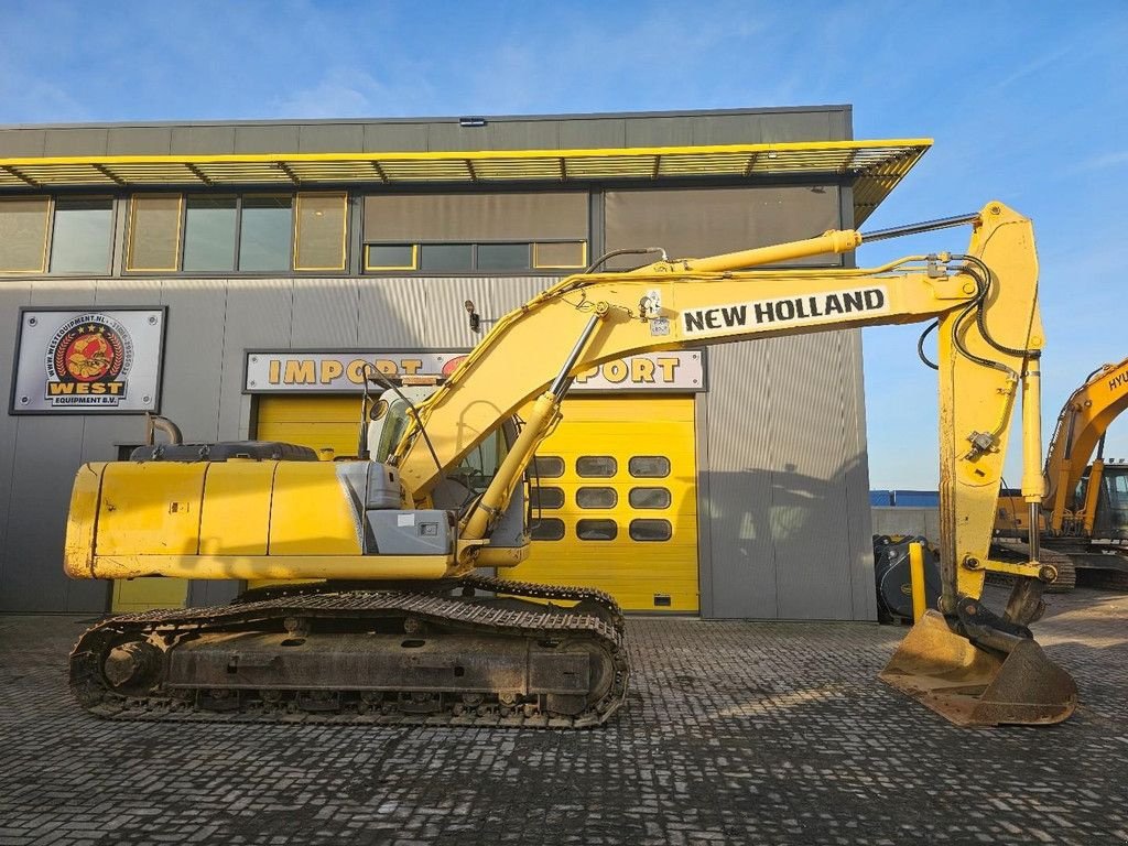 Kettenbagger del tipo New Holland E215B, Gebrauchtmaschine en Krabbendijke (Imagen 5)