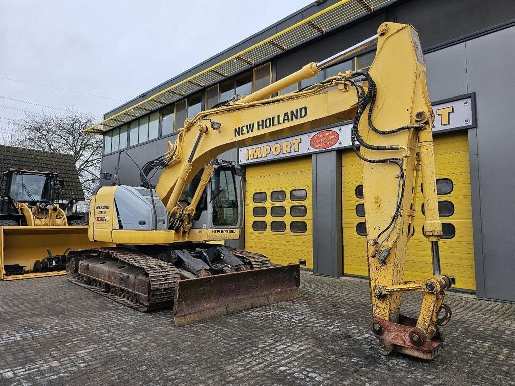 Kettenbagger от тип New Holland E235BSR-2, Gebrauchtmaschine в Krabbendijke (Снимка 8)