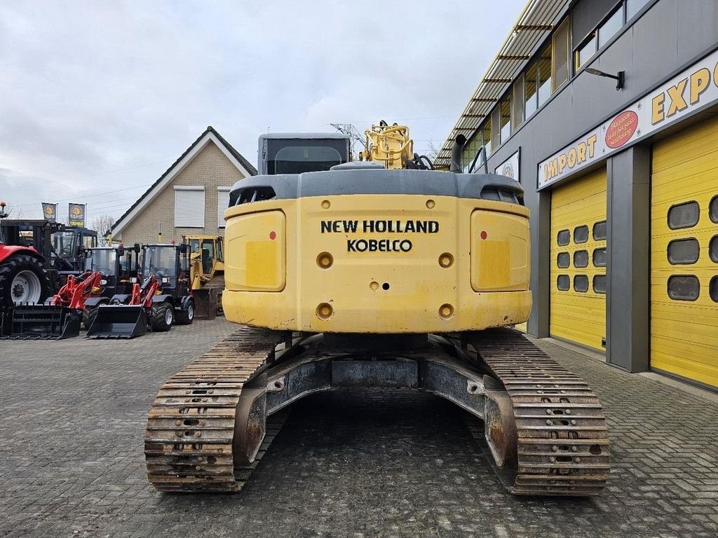 Kettenbagger от тип New Holland E235BSR-2, Gebrauchtmaschine в Krabbendijke (Снимка 4)
