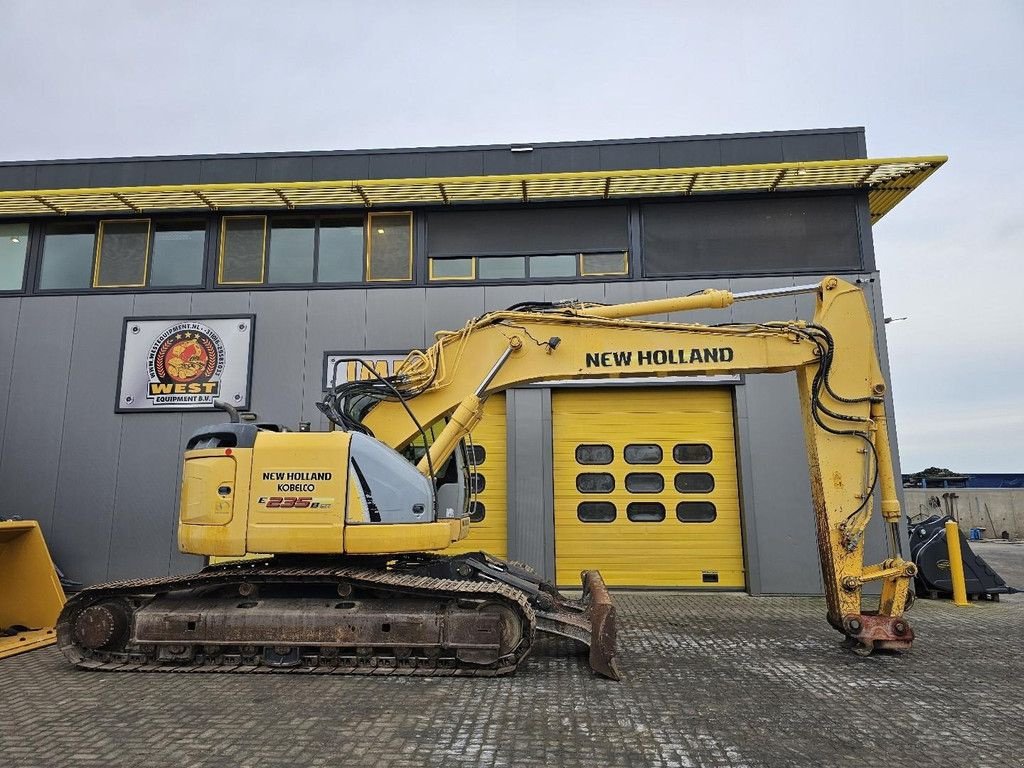 Kettenbagger от тип New Holland E235BSR-2, Gebrauchtmaschine в Krabbendijke (Снимка 7)