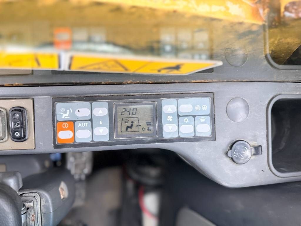 Kettenbagger a típus Sonstige Cat 330D L, Gebrauchtmaschine ekkor: Venlo (Kép 11)