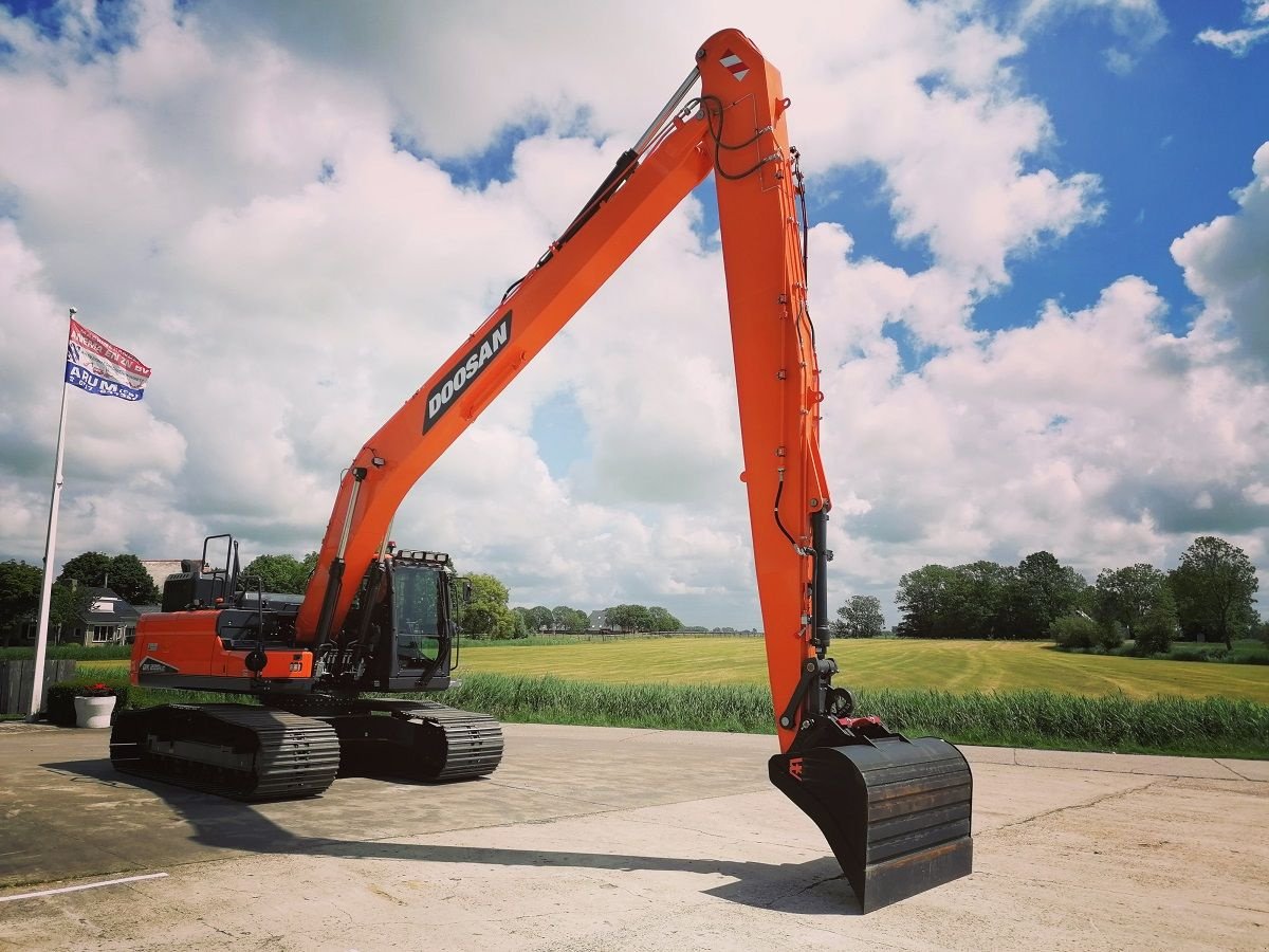 Kettenbagger of the type Sonstige Develon DX225LC-7 SLR, Neumaschine in Arum (Picture 4)