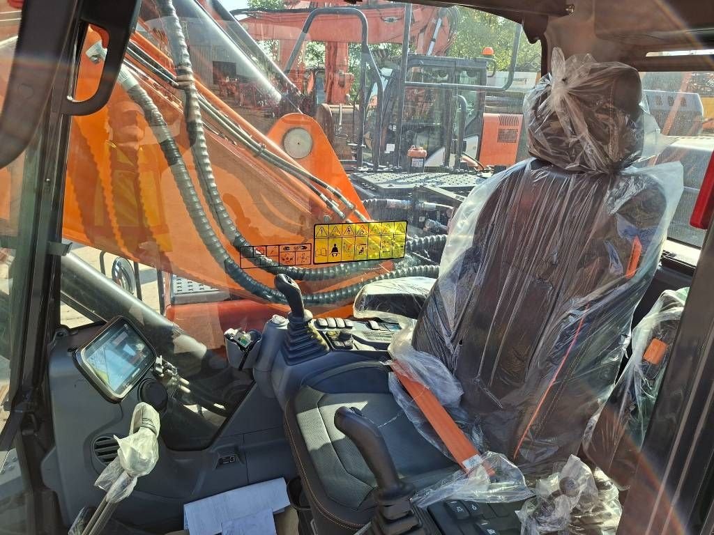 Kettenbagger a típus Sonstige Develon DX225LC-7, Neumaschine ekkor: Stabroek (Kép 8)