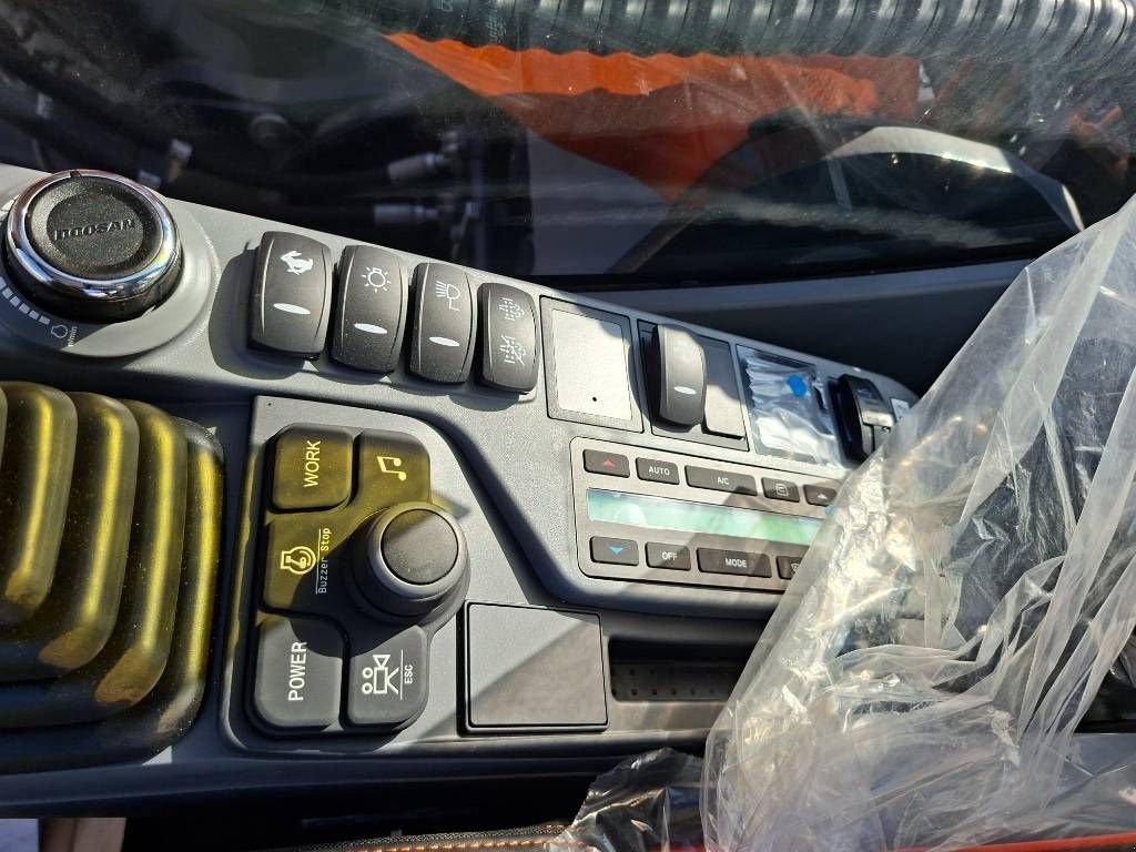 Kettenbagger van het type Sonstige Develon DX225LC-7, Gebrauchtmaschine in Stabroek (Foto 10)