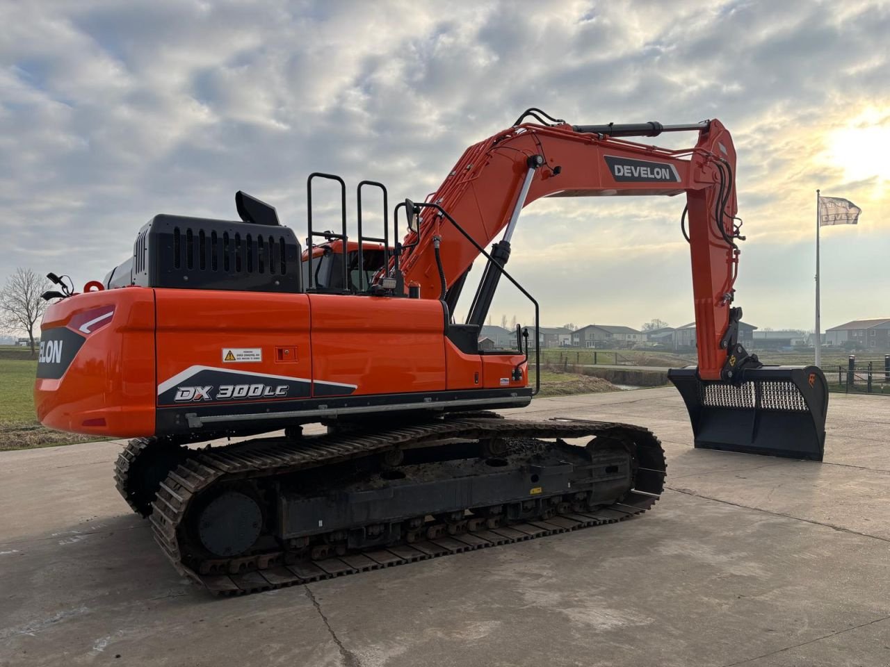 Kettenbagger des Typs Sonstige Develon DX300LC-7, Gebrauchtmaschine in Arum (Bild 5)