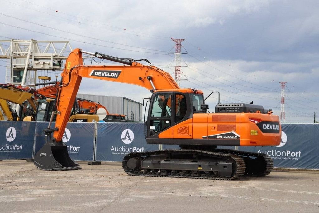 Kettenbagger typu Sonstige DX225LC-7M, Neumaschine w Antwerpen (Zdjęcie 3)