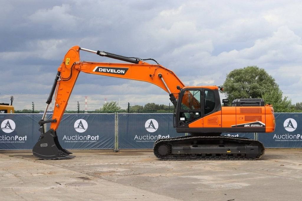 Kettenbagger typu Sonstige DX225LC-7M, Neumaschine w Antwerpen (Zdjęcie 2)