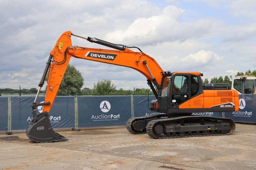 Kettenbagger typu Sonstige DX225LC-7M, Neumaschine w Antwerpen (Zdjęcie 11)