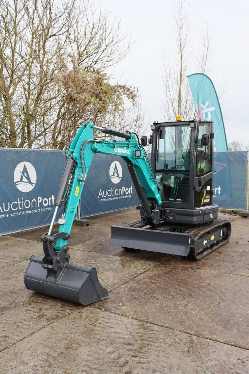 Kettenbagger типа Sunward SWE 25UF, Gebrauchtmaschine в Antwerpen (Фотография 10)