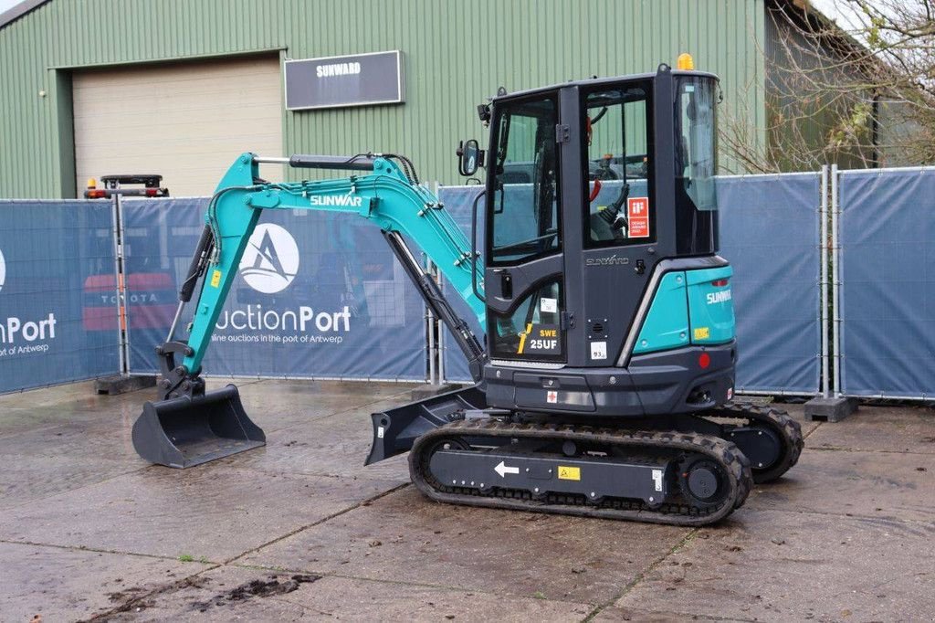 Kettenbagger типа Sunward SWE 25UF, Gebrauchtmaschine в Antwerpen (Фотография 4)