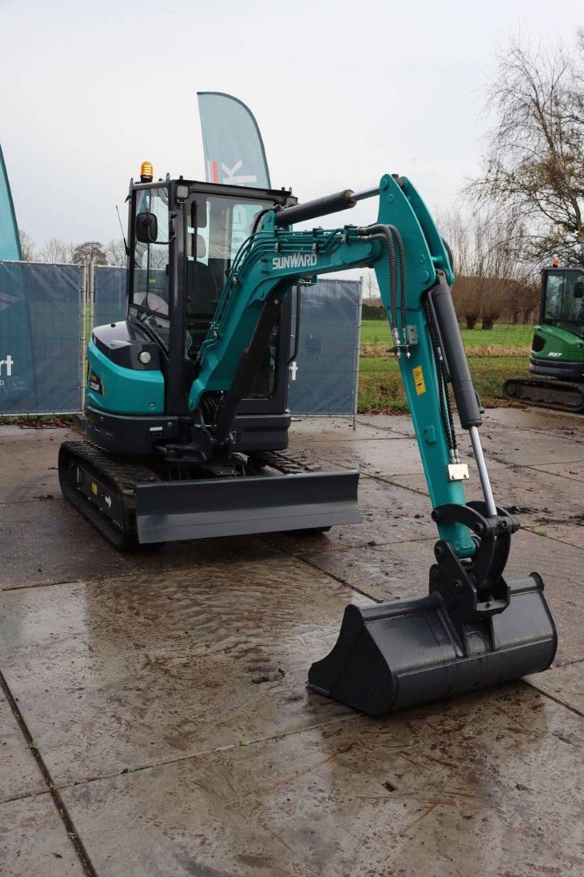 Kettenbagger типа Sunward SWE 25UF, Gebrauchtmaschine в Antwerpen (Фотография 8)