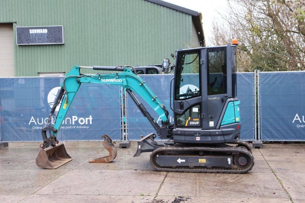 Kettenbagger del tipo Sunward SWE 25UF, Gebrauchtmaschine In Antwerpen (Immagine 3)