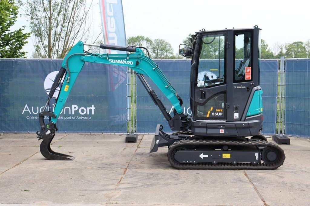 Kettenbagger типа Sunward SWE 25UF, Neumaschine в Antwerpen (Фотография 2)