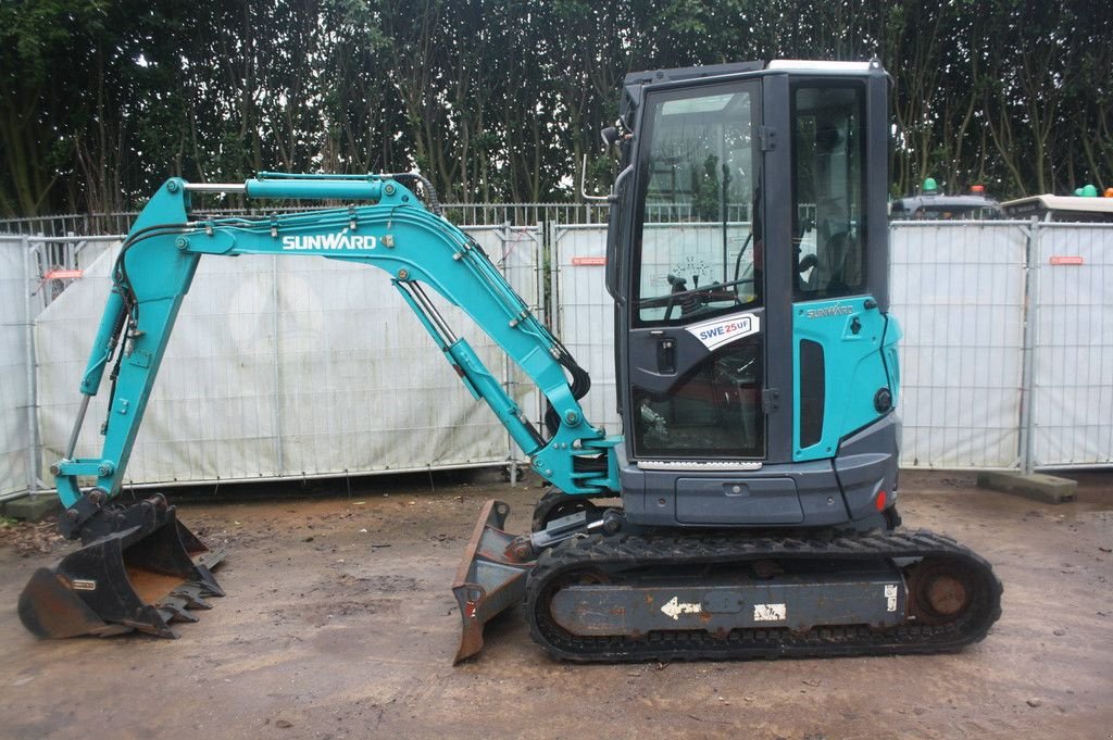 Kettenbagger του τύπου Sunward SWE25UF, Gebrauchtmaschine σε Antwerpen (Φωτογραφία 1)