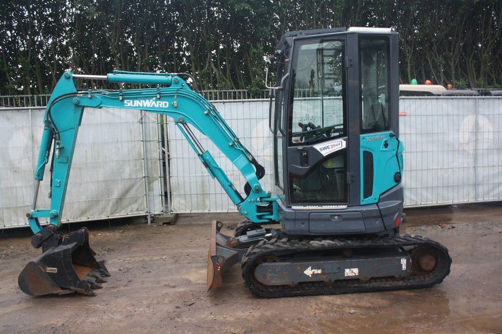 Kettenbagger za tip Sunward SWE25UF, Gebrauchtmaschine u Antwerpen (Slika 4)