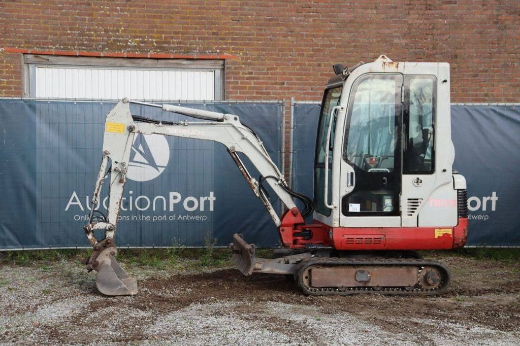 Kettenbagger des Typs Takeuchi TB016, Gebrauchtmaschine in Antwerpen (Bild 1)