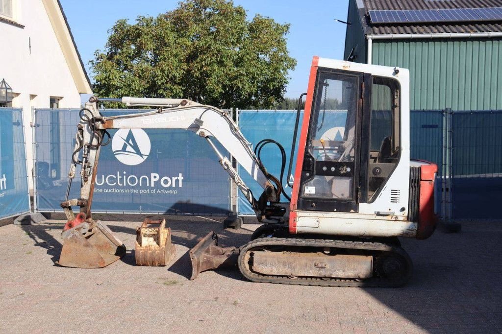 Kettenbagger van het type Takeuchi TB025, Gebrauchtmaschine in Antwerpen (Foto 2)