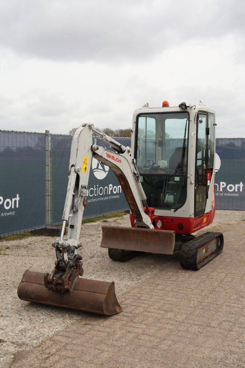 Kettenbagger za tip Takeuchi TB216, Gebrauchtmaschine u Antwerpen (Slika 10)