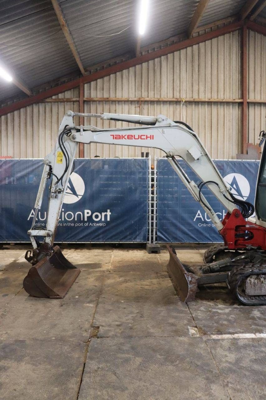 Kettenbagger of the type Takeuchi TB235, Gebrauchtmaschine in Antwerpen (Picture 11)